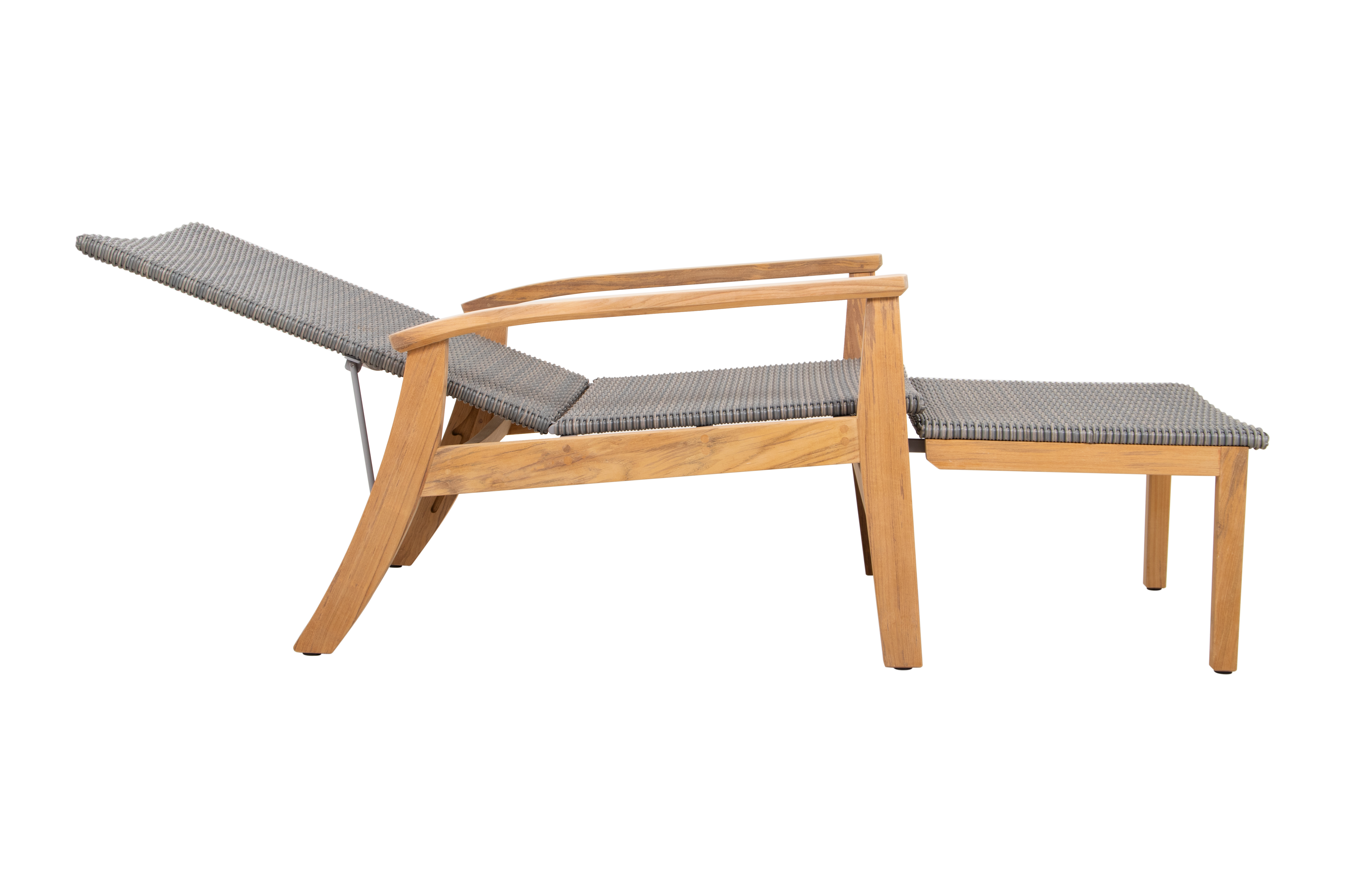 Maya_Wicker_Deck_Chair,_Kubu_12_H.jpg